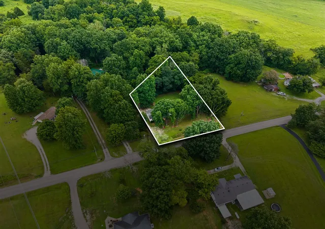 Photo 3 of Manufactured home for sale at 2145 Sowell Ml Pike, Columbia, TN 38401 | MLS# 3298546 | Listing updated on 2026-08-20