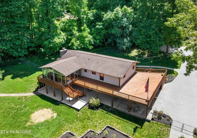 Photo 1 of Single family home for sale at 235 S Ridge Rd, Knoxville, TN 37920 | MLS# 3200175 | Listing updated on 2026-09-14