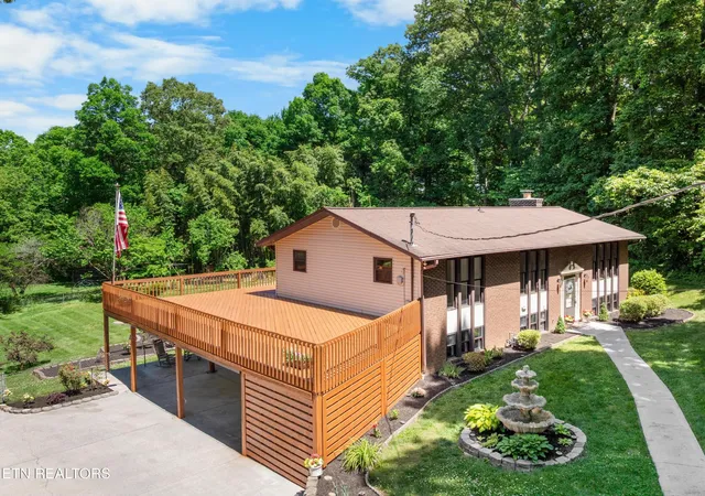 Photo 3 of Single family home for sale at 235 S Ridge Rd, Knoxville, TN 37920 | MLS# 3200175 | Listing updated on 2026-09-14