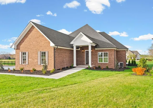 Photo 1 of Single family home for sale at 125 Pemberton Pl, Hopkinsville, KY 42240 | MLS# 3201474 | Listing updated on 2026-10-15