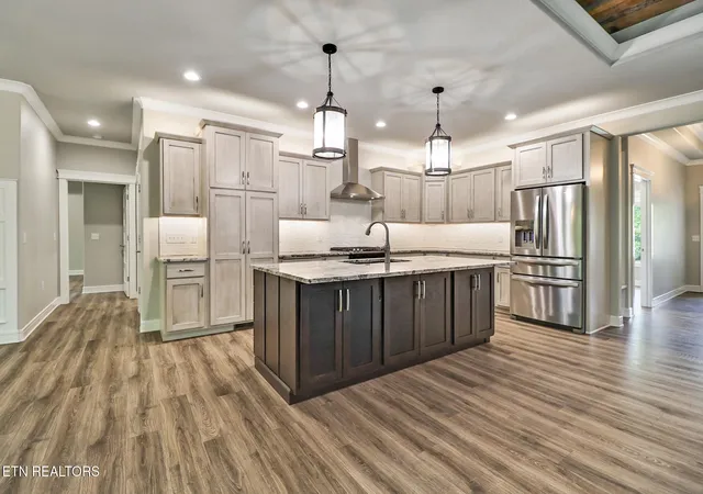 Photo 2 of Single family home for sale at 10 King John Ln, Crossville, TN 38558 | MLS# 3201307 | Listing updated on 2026-09-21