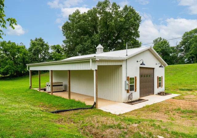 Homes for sale in Dyersburg, TN | 1015 Kelly Rd, Dyersburg, TN 38024 | MLS# 3202835