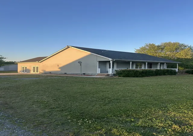 Photo 2 of Single family home for sale at 126 Simmons Ln, Shelbyville, TN 37160 | MLS# 3205230 | Listing updated on 2026-09-04