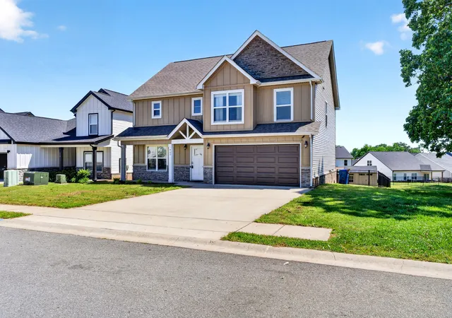 Photo 4 of Sale Pending at 960 Princeton Dr, Clarksville, TN 37042 | MLS# 3205236 | Listing updated on 2026-10-15