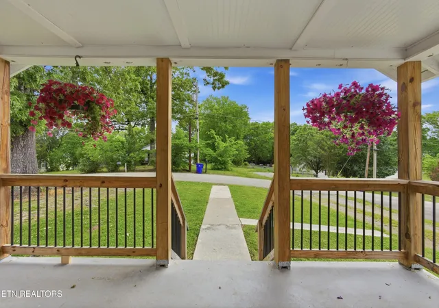 3rd image of 118 Woody Ave, Harriman, TN 37748 | MLS# 3216169