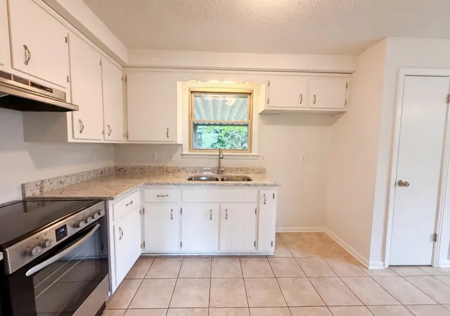 3rd image of 587 Lafayette Rd, Clarksville, TN 37042 | MLS# 3205442