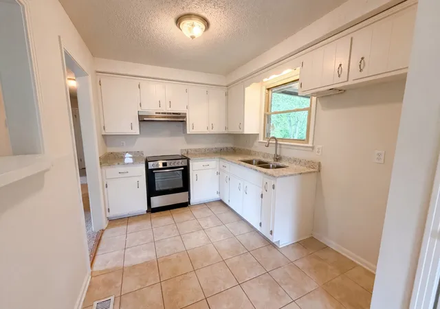4th image of 587 Lafayette Rd, Clarksville, TN 37042 | MLS# 3205442