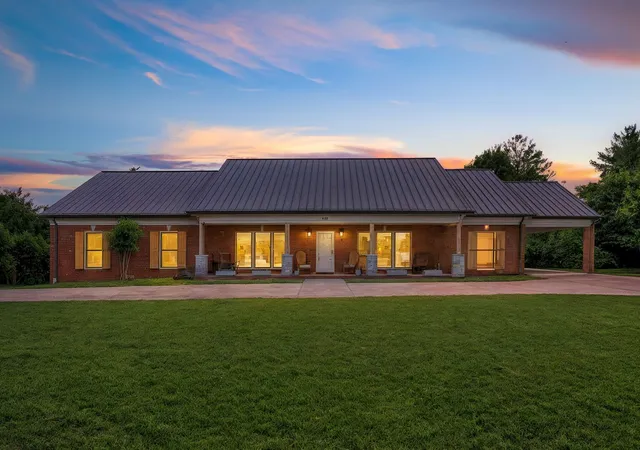 Photo 3 of Single family home for sale at 402 Fairway Trl, Springfield, TN 37172 | MLS# 3211155 | Listing updated on 2026-09-20