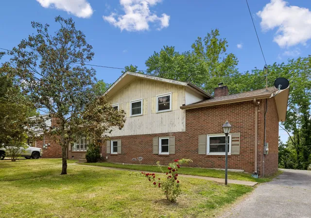 Photo 2 of Single family home for sale at 2617 Mesa Dr, Nashville, TN 37217 | MLS# 3206857 | Listing updated on 2026-05-17