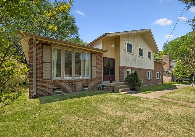 Photo 3 of Single family home for sale at 2617 Mesa Dr, Nashville, TN 37217 | MLS# 3206857 | Listing updated on 2026-05-17