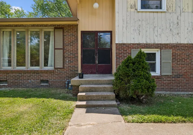 Photo 3 of Single family home for sale at 2617 Mesa Dr, Nashville, TN 37217 | MLS# 3206857 | Listing updated on 2026-05-17