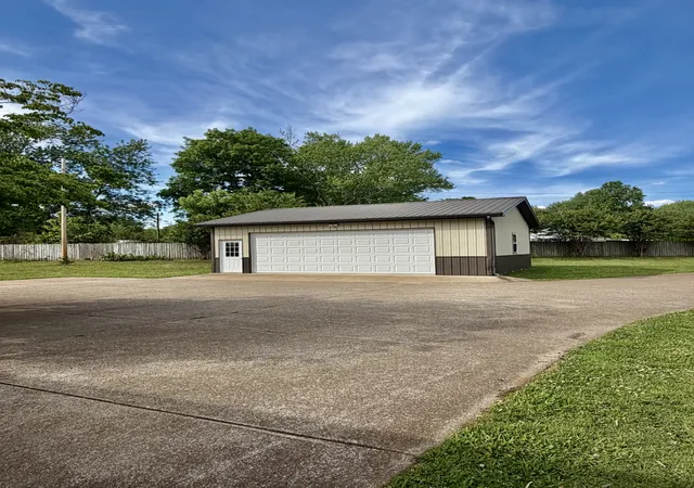 Homes for sale in Lawrenceburg, TN | 232 Admiral Cir, Lawrenceburg, TN 38464 | MLS# 3205681