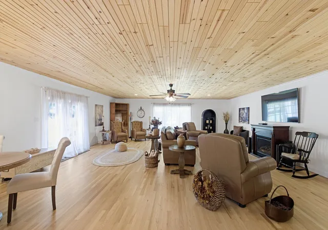 Photo 3 of Single family home for sale at 520 Springmont Blvd, Old Hickory, TN 37138 | MLS# 3211609 | Listing updated on 2026-08-01