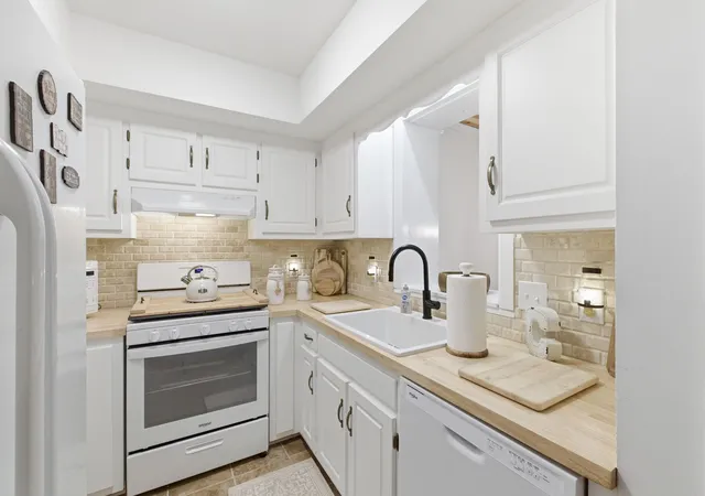 Photo 3 of Single family home for sale at 520 Springmont Blvd, Old Hickory, TN 37138 | MLS# 3211609 | Listing updated on 2026-08-01