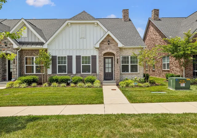 Photo 1 of Townhouse for sale at 606 Douglas St, Lebanon, TN 37087 | MLS# 3205789 | Listing updated on 2026-09-24