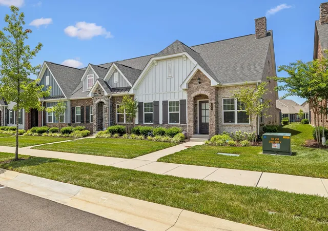 Photo 2 of Townhouse for sale at 606 Douglas St, Lebanon, TN 37087 | MLS# 3205789 | Listing updated on 2026-09-24