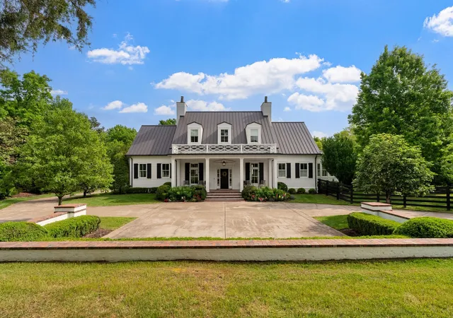 1st image of 2 Bridleway Trl, Nashville, TN 37215 | MLS# 3206990
