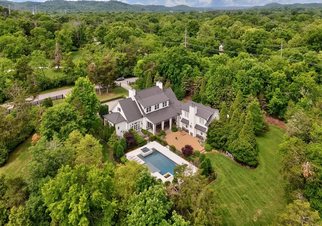 34th image of 2 Bridleway Trl, Nashville, TN 37215 | MLS# 3206990