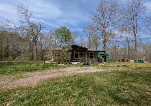 Homes for sale in Bon Aqua, TN | 10740 Bear Creek Rd, Bon Aqua, TN 37025 | MLS# 3205879