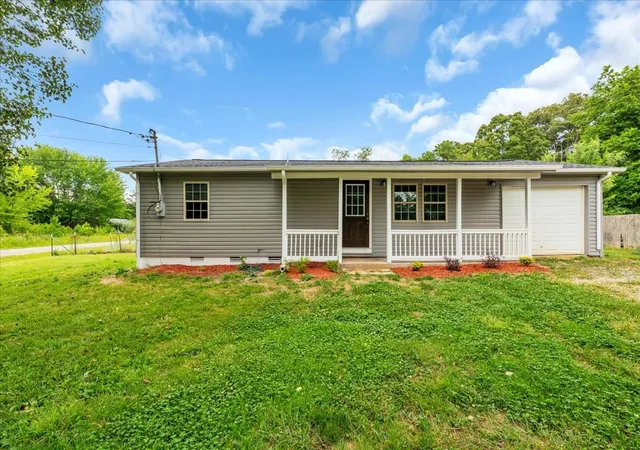 Photo 3 of Single family home for sale at 72 West 1st St, Hillsboro, TN 37342 | MLS# 3218071 | Listing updated on 2026-09-25