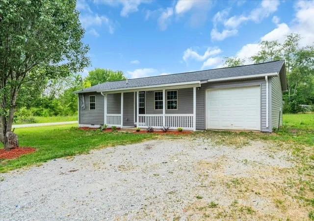 Photo 4 of Single family home for sale at 72 West 1st St, Hillsboro, TN 37342 | MLS# 3218071 | Listing updated on 2026-09-25