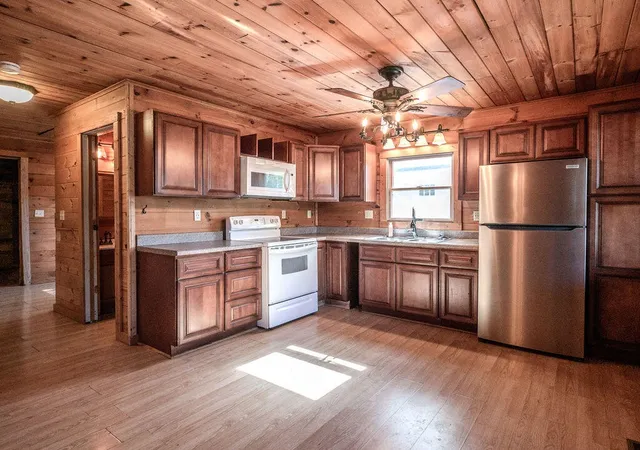 Homes for sale in Sweetwater, TN | 909 W Morris Street, Sweetwater, TN 37874 | MLS# 3208949