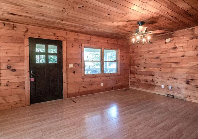 Homes for sale in Sweetwater, TN | 909 W Morris Street, Sweetwater, TN 37874 | MLS# 3208949