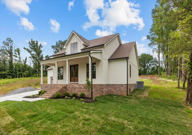 Homes for sale in Erin, TN | 171 Roby Dr, Erin, TN 37061 | MLS# 3206835