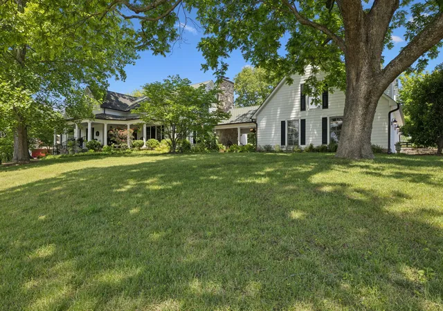 Photo 3 of Mansion for sale at 4929 Snow Crk Rd, Santa Fe, TN 38482 | MLS# 3213489 | Listing updated on 2026-09-23