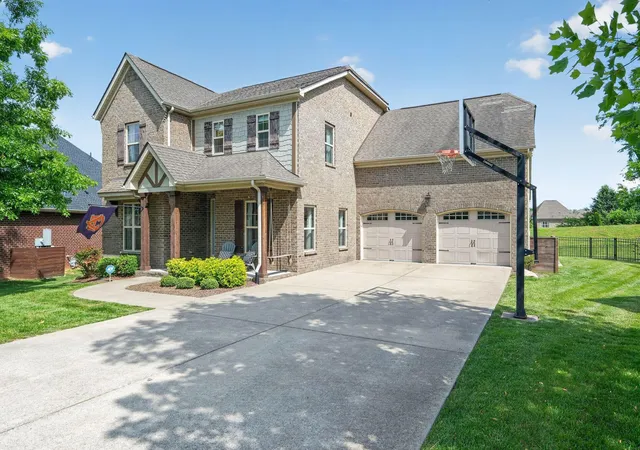 Homes for sale in Thompsons Station, TN | 2384 Stockwood Trl, Thompsons Station, TN 37179 | MLS# 3205989