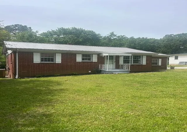 3rd image of 114 E Frazier St, Camden, TN 38320 | MLS# 3206814