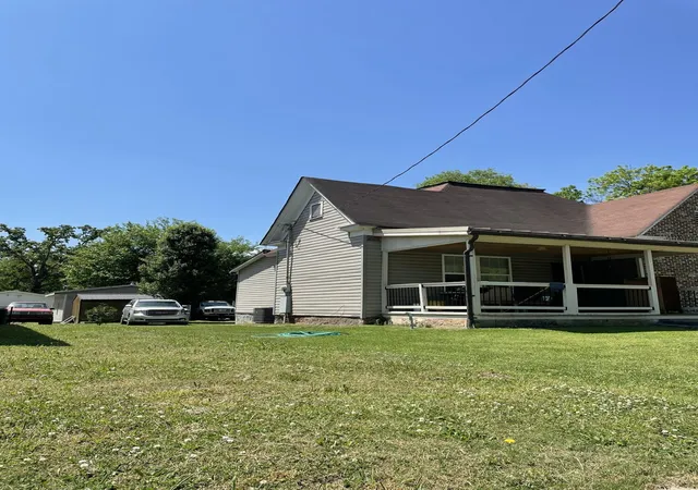 Photo 2 of Single family home for sale at 1510 East 16th St, Chattanooga, TN 37404 | MLS# 3206007 | Listing updated on 2026-05-11