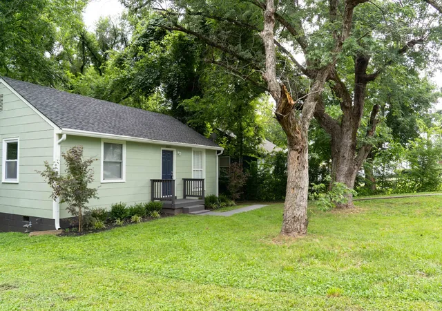 Photo 4 of Single family home for sale at 2605 Delk Ave, Nashville, TN 37208 | MLS# 3208569 | Listing updated on 2026-08-17