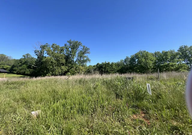 Photo 2 of Single family home for sale at 3036 Timberdale Dr, Clarksville, TN 37042 | MLS# 3215984 | Listing updated on 2026-05-30