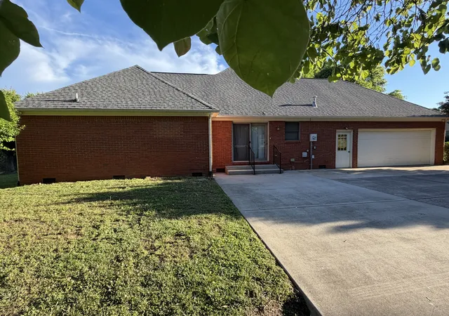 Photo 2 of Single family home for sale at 205 Ouida Ln, Columbia, TN 38401 | MLS# 3207091 | Listing updated on 2026-10-15