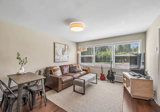 3rd image of 801 Inverness Ave, Nashville, TN 37204