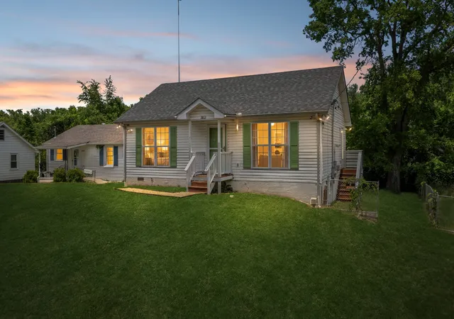 2nd image of 5813 Mackie Pl, Nashville, TN 37209 | MLS# 3213824