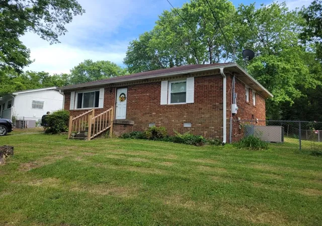 Homes for sale in Gallatin, TN | 433 Malvin St, Gallatin, TN 37066 | MLS# 3207072
