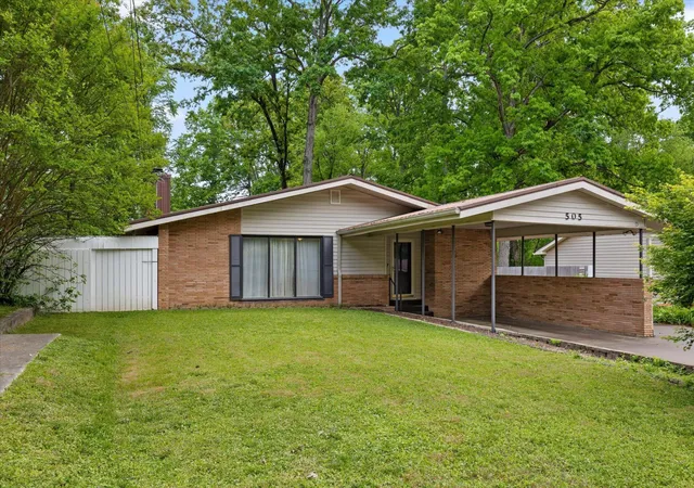 1st image of 505 Thomas Dr, Rossville, GA 30741 | MLS# 3519371