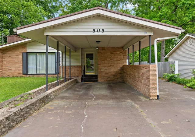3rd image of 505 Thomas Dr, Rossville, GA 30741 | MLS# 3519371
