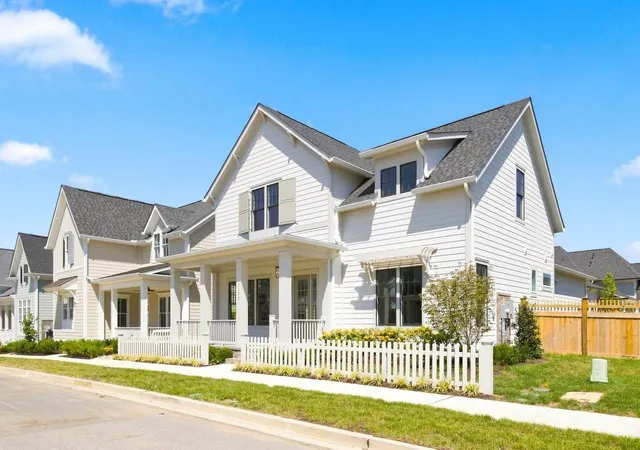 Photo 2 of Single family home for sale at 7120 Bolton St, Franklin, TN 37064 | MLS# 3207837 | Listing updated on 2026-10-07