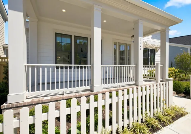 Photo 3 of Single family home for sale at 7120 Bolton St, Franklin, TN 37064 | MLS# 3207837 | Listing updated on 2026-10-07