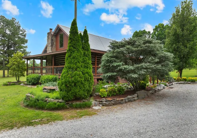 Homes for sale in Wartrace, TN | 990 Bugscuffle Rd, Wartrace, TN 37183 | MLS# 3208316