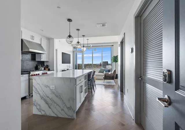 2nd image of 1616 West End Ave #2011, Nashville, TN 37203 | MLS# 3208429