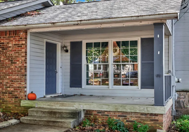 Photo 3 of Single family home for sale at 810 R S Bradley Blvd, Clarksville, TN 37042 | MLS# 3248052 | Listing updated on 2026-09-25
