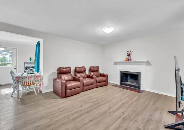 Photo 4 of Single family home for sale at 810 R S Bradley Blvd, Clarksville, TN 37042 | MLS# 3248052 | Listing updated on 2026-09-25