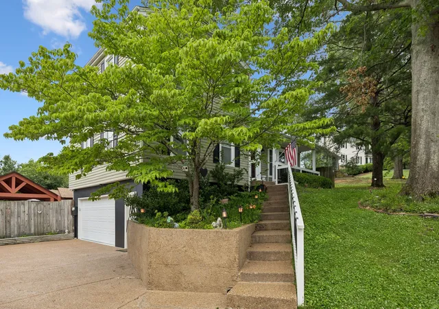 Homes for sale in Nashville, TN | 1105 Blythe Ct E, Nashville, TN 37221 | MLS# 3223924