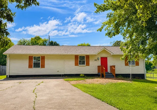 Photo 2 of Single family home for sale at 2622 Union Hall Rd, Clarksville, TN 37040 | MLS# 3213510 | Listing updated on 2026-09-15