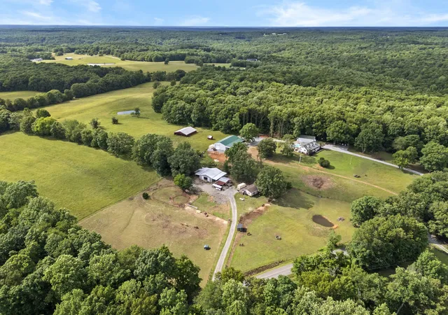 Homes for sale in Vanleer, TN | 1126 Cedar Creek Rd, Vanleer, TN 37181 | MLS# 3208227