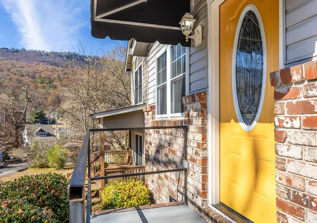 Homes for sale in Chattanooga, TN | 1313 W 46Th Street, Chattanooga, TN 37409 | MLS# 3208337